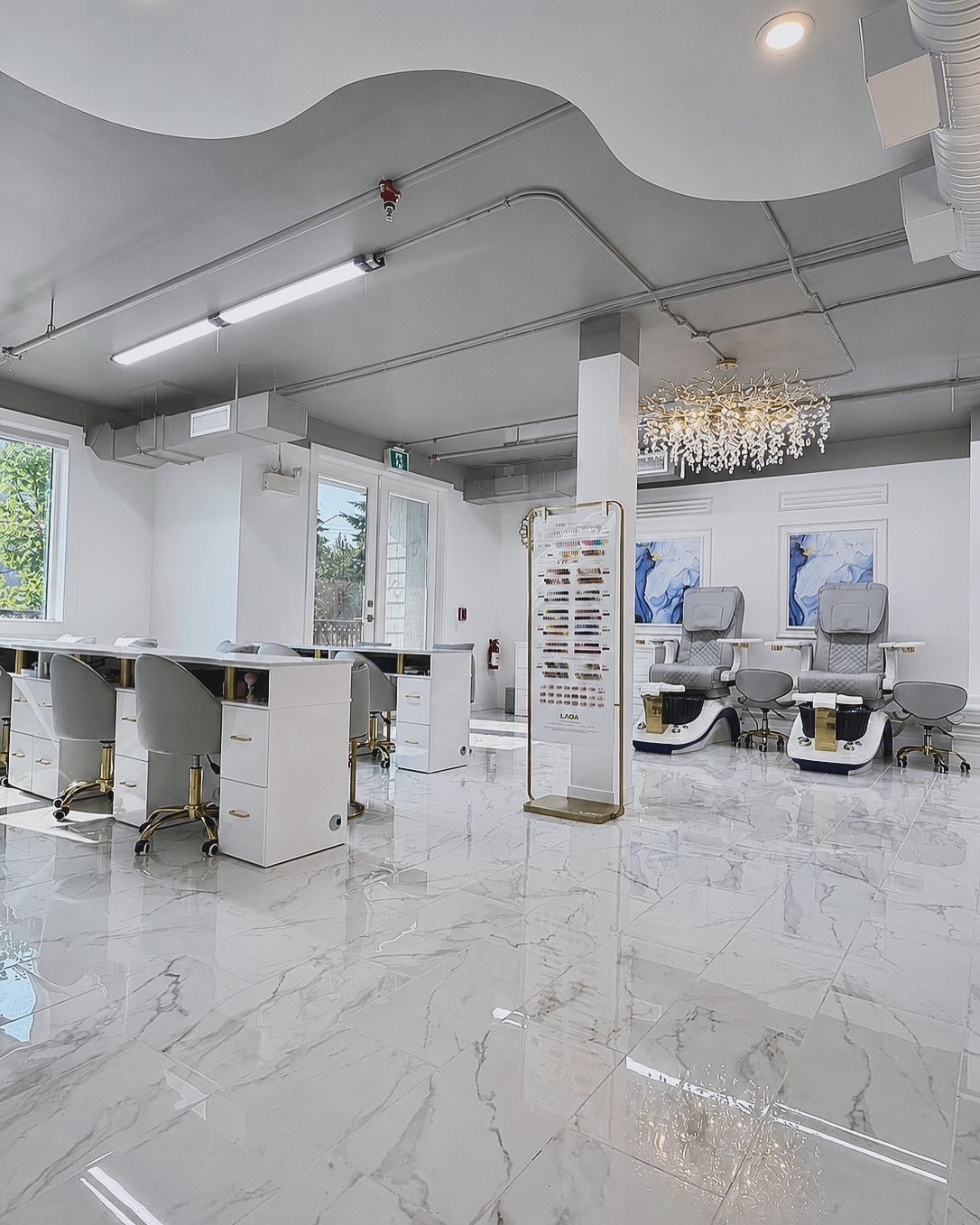 AqualuxeNailsSpa studio interior